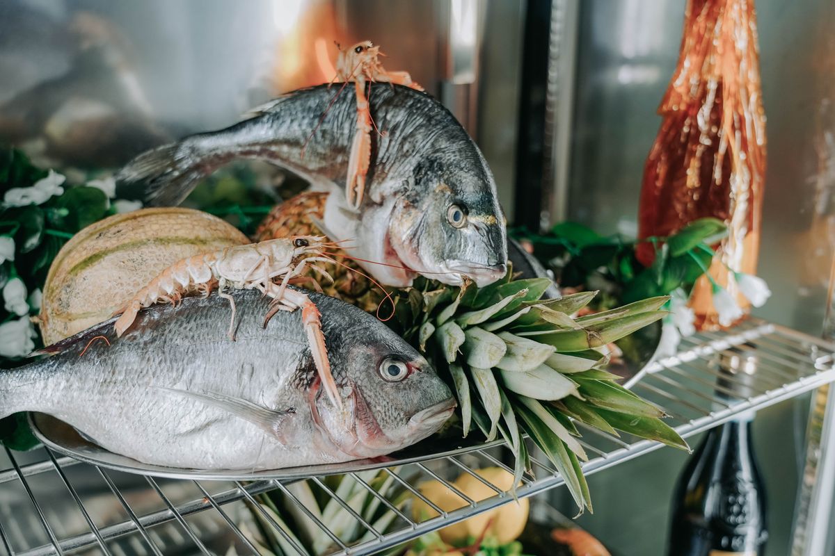 Frischer Fisch in der Vitrine der Vecchia Taverna